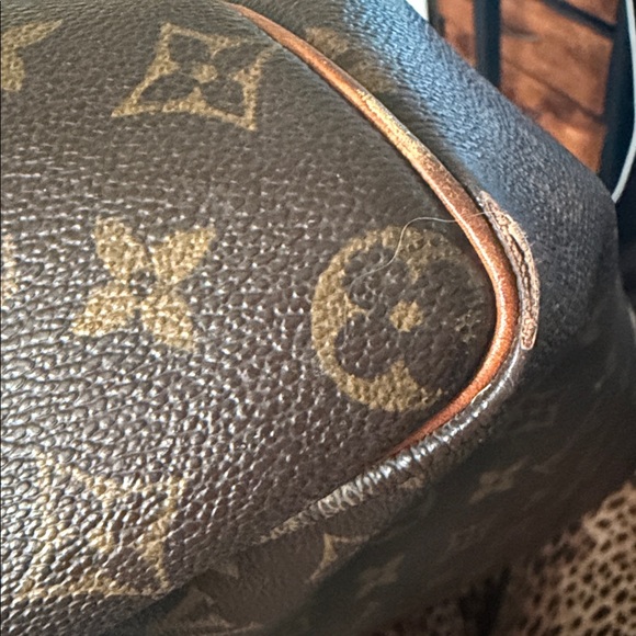 Louis Vuitton Speedy 35 with Crossbody Strap Monogram Satchel - Picture 16 of 17